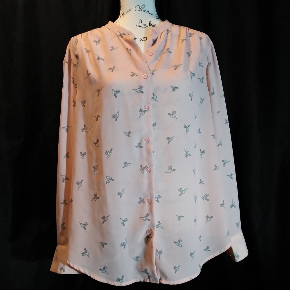 American Eagle pink blouse with grey bird pattern
